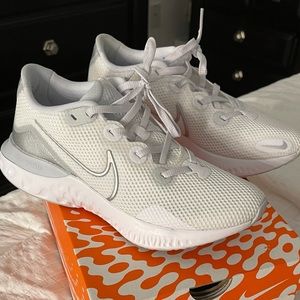 Nike Renew Run Sneakers